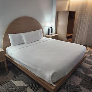 Standardrum med King size-säng